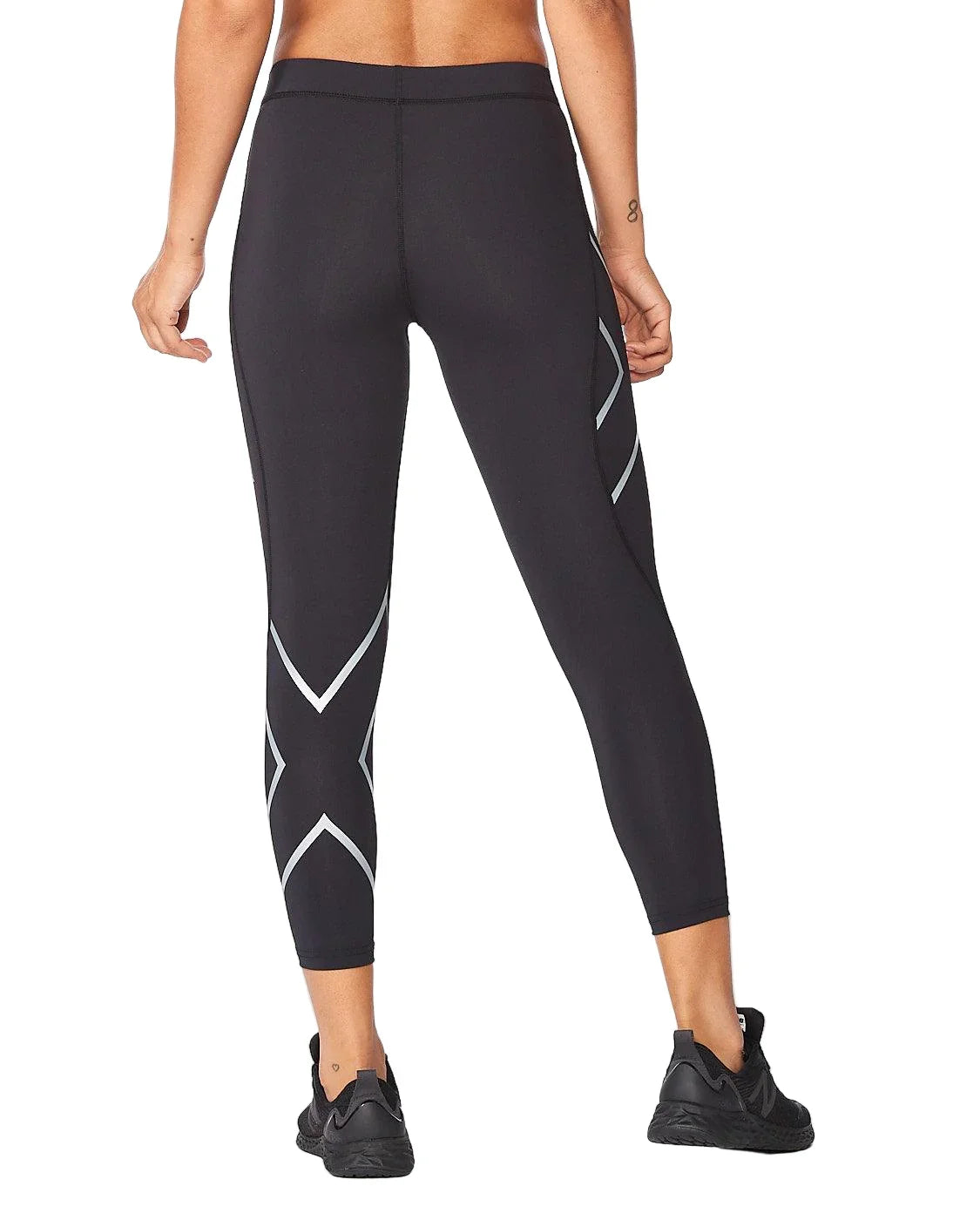 CORE WOMENS 7/8 COMPRESSION TIGHTS - 2XU - Cobbled Climbs