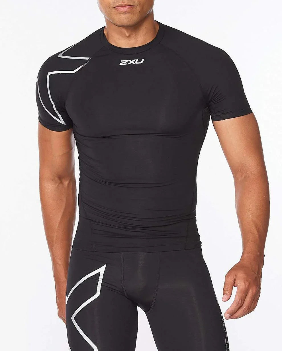 CORE COMPRESSION SHORT SLEEVE TOP - 2XU - Cobbled Climbs