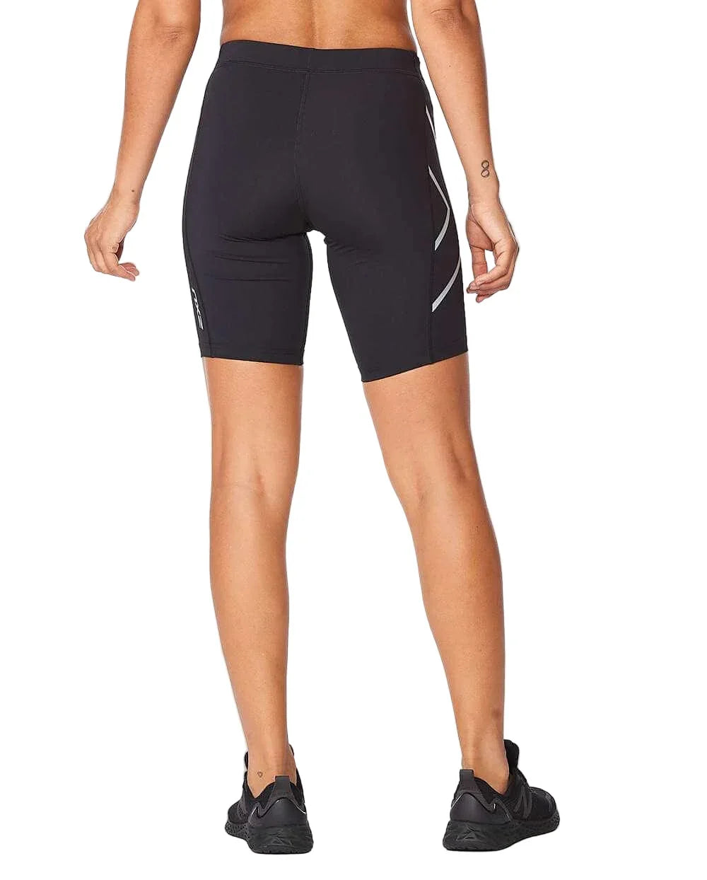 CORE WOMENS COMPRESSION SHORTS - 2XU - Cobbled Climbs
