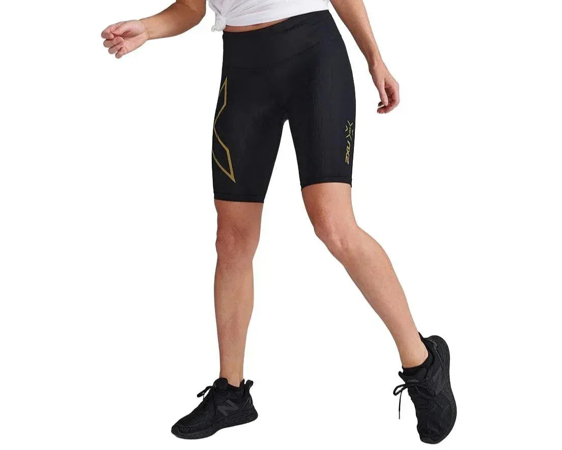 LIGHT SPEED MID-RISE WOMENS COMPRESSION SHORTS - 2XU - Cobbled Climbs