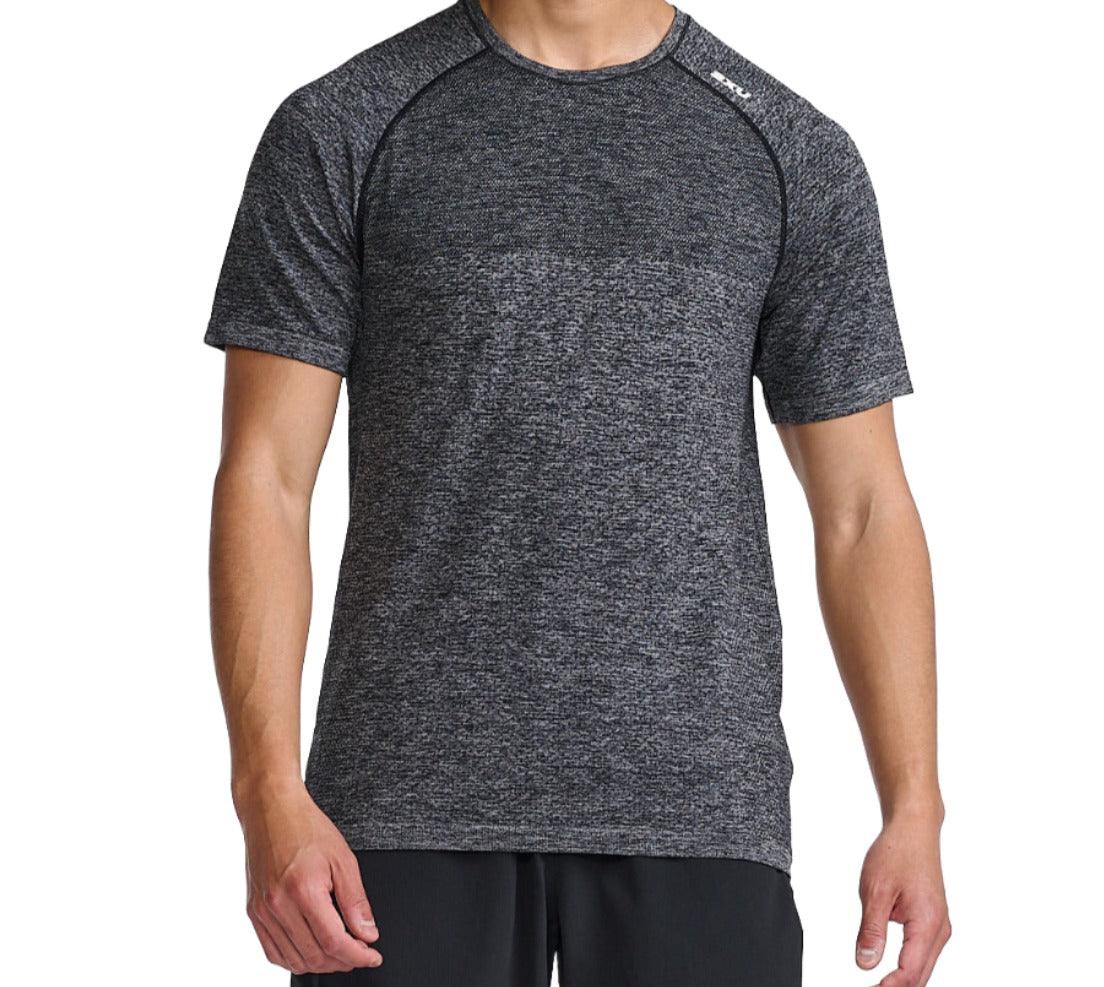 2XU Motion Tech Tee Men's T-Shirt (Grey Marie) - BUMSONTHESADDLE