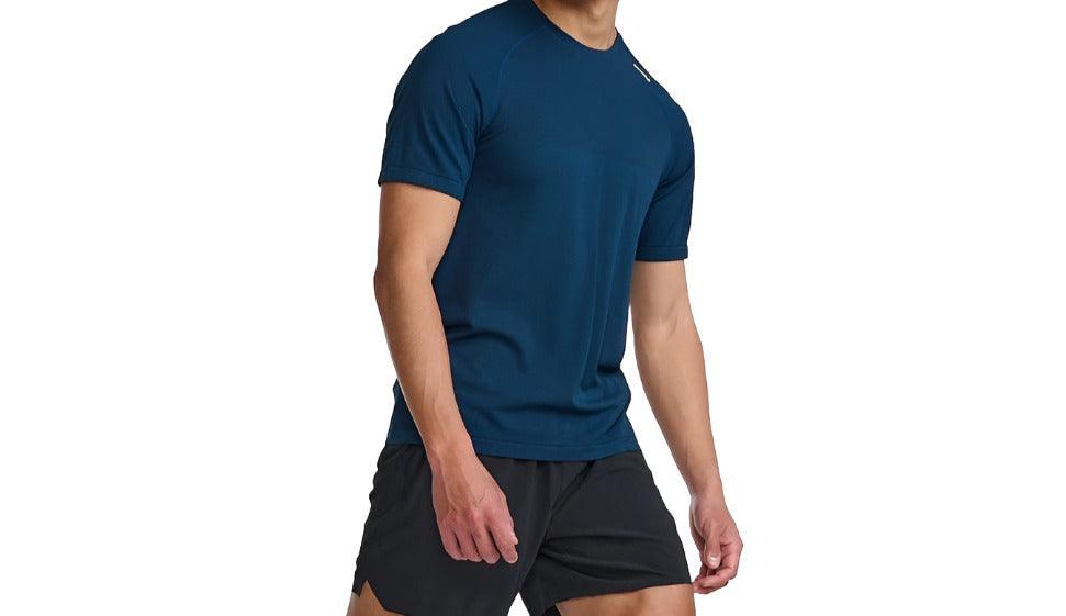 2XU Motion Tech Tee Men's T-Shirt (Motion/Midnight) - BUMSONTHESADDLE