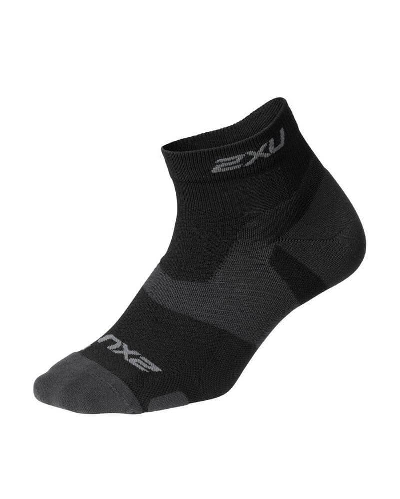 2XU Vectr Light Cushion Compression 1/4 Crew Unisex Cycling Socks (Black/Titanium) - BUMSONTHESADDLE