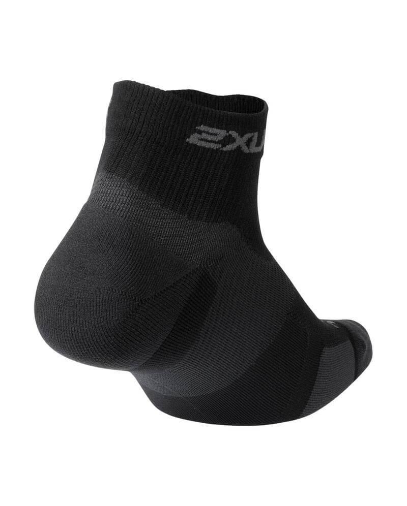2XU Vectr Light Cushion Compression 1/4 Crew Unisex Cycling Socks (Black/Titanium) - BUMSONTHESADDLE