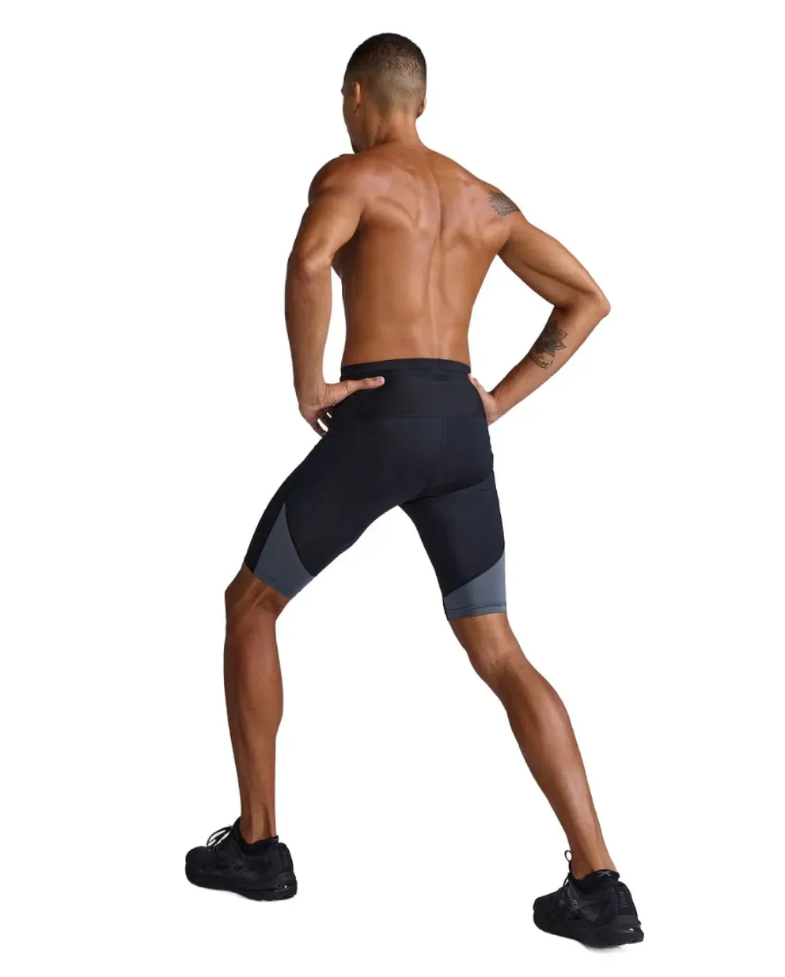 LIGHT SPEED REACT MENS CYCLING SHORTS - 2XU - Cobbled Climbs