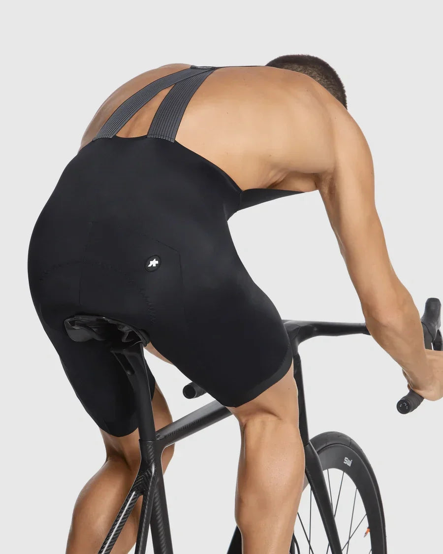 EQUIPE R S9 MENS CYCLING BIBSHORTS - Assos - Cobbled Climbs