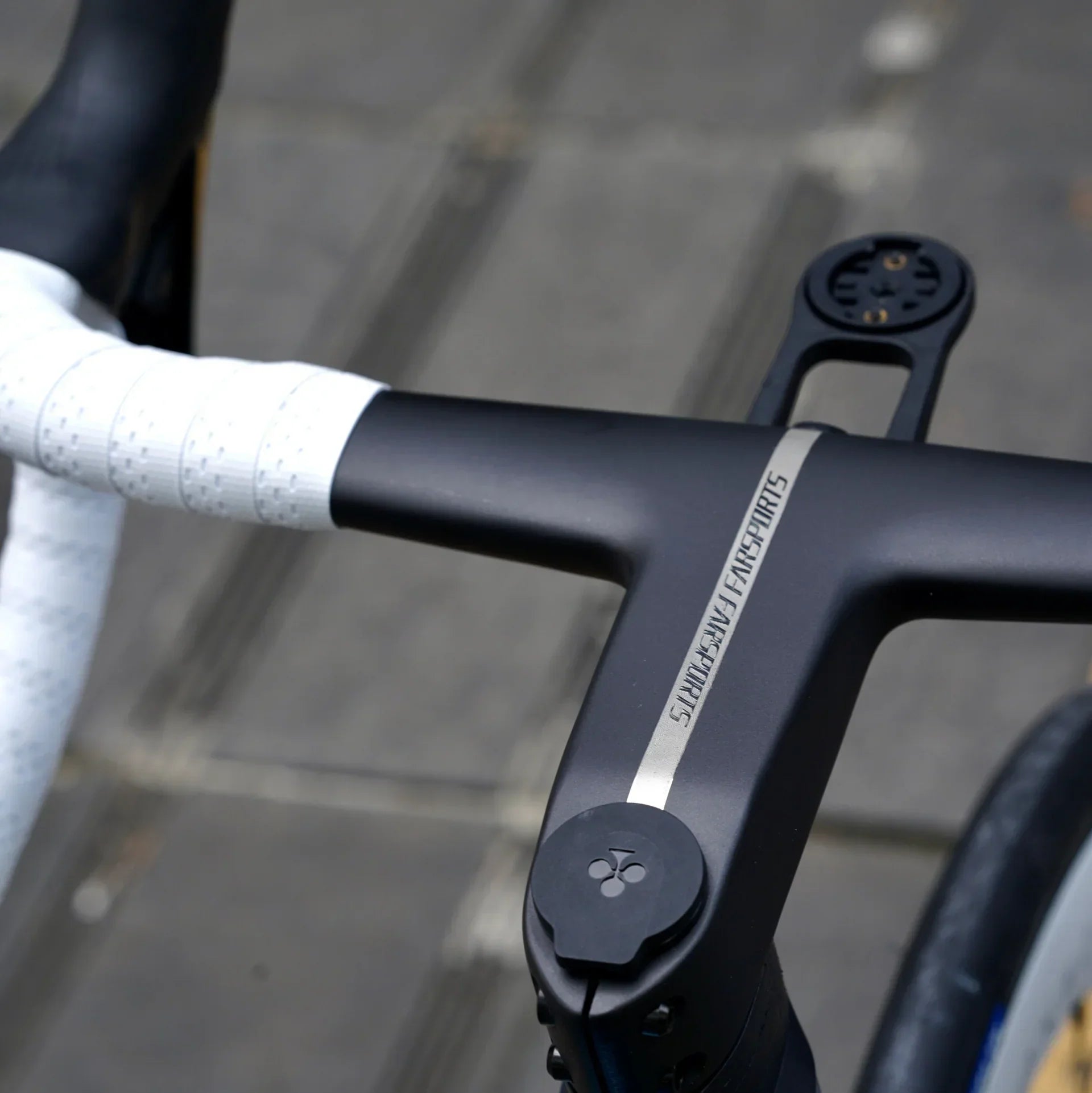 F1S CARBON INTEGRATED HANDLEBAR - Farsports - Cobbled Climbs