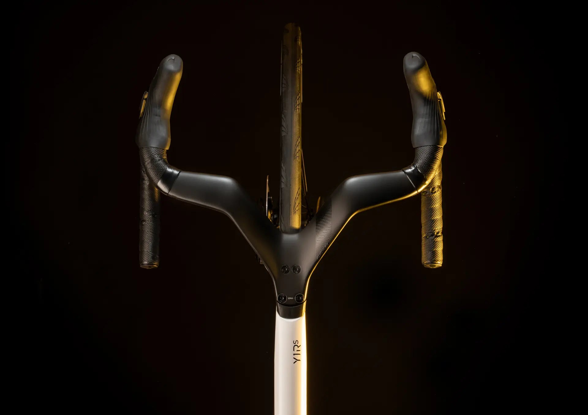 Y1RS Frameset | Colnago | Cobbled Climbs – view 8