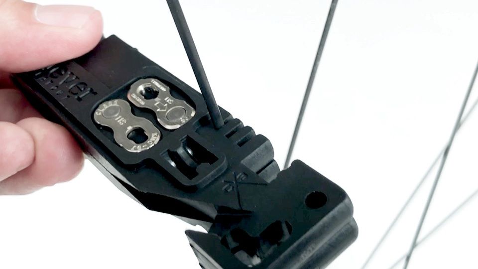 Flatout Multi-Function Chain Hook