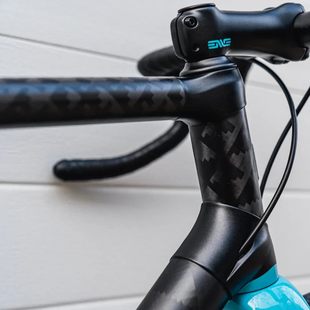 CROSS ROAD - Bastion - Cobbled Climbs