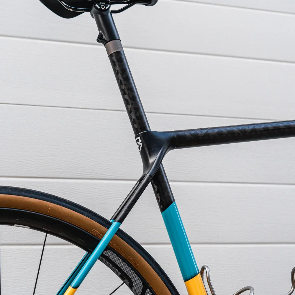 CROSS ROAD - Bastion - Cobbled Climbs