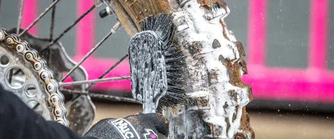 TYRE & CASSETTE BRUSH - Muc-Off - Cobbled Climbs
