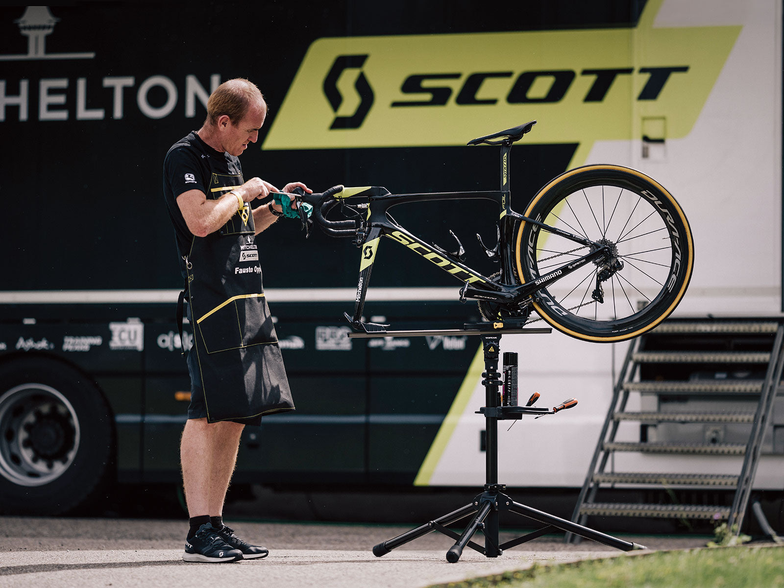 PREPSTAND X WORK STAND – Topeak premium cycling Work Stands in India from Cobbled Climbs