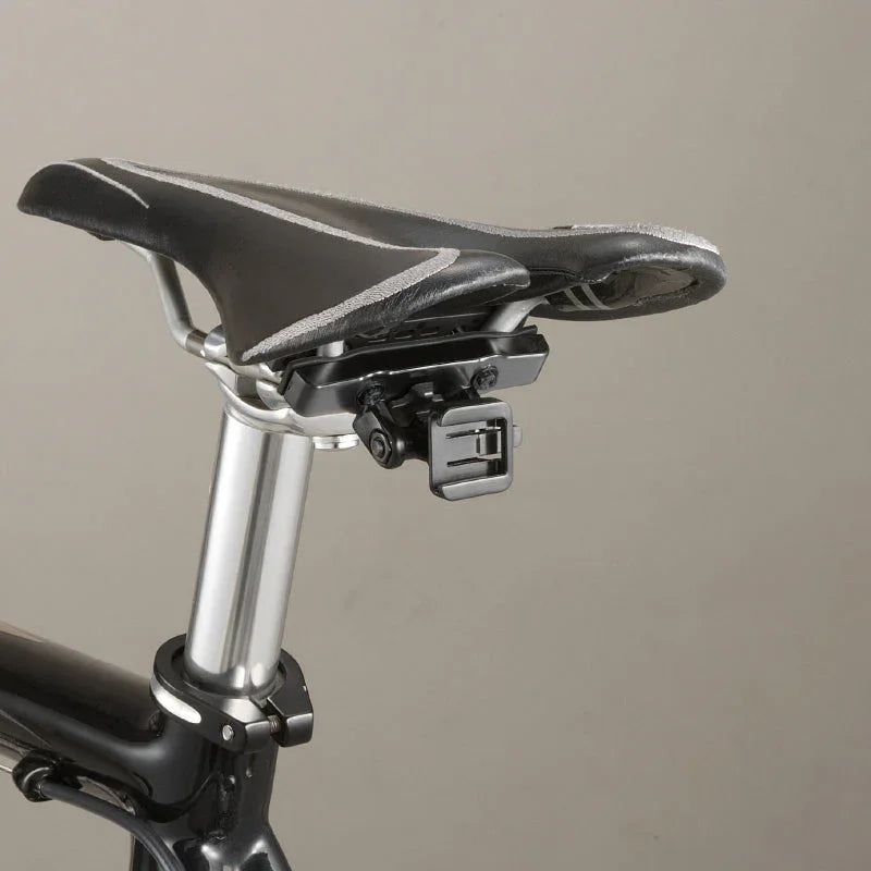 LAMP RM 1 SADDLE RAIL BRACKET - Cateye - Cobbled Climbs