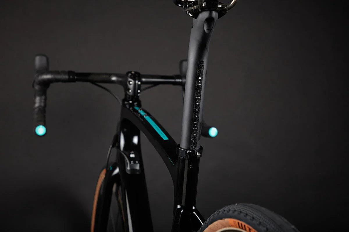 AO GRAVEL DISC FRAMESET - Chapter 2 - Cobbled Climbs