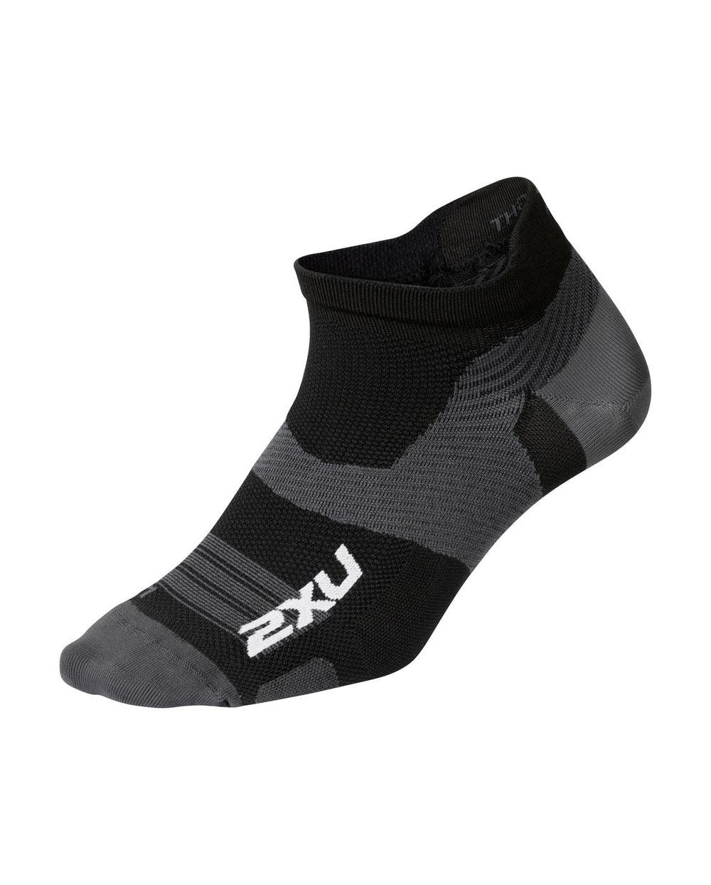 2XU Vectr Ultralight No Show Socks (Black/Titanium) - BUMSONTHESADDLE