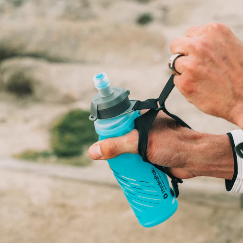 SKYFLASK SPEED HANDHELD BOTTLE – HydraPak premium cycling Bottles in India from Cobbled Climbs