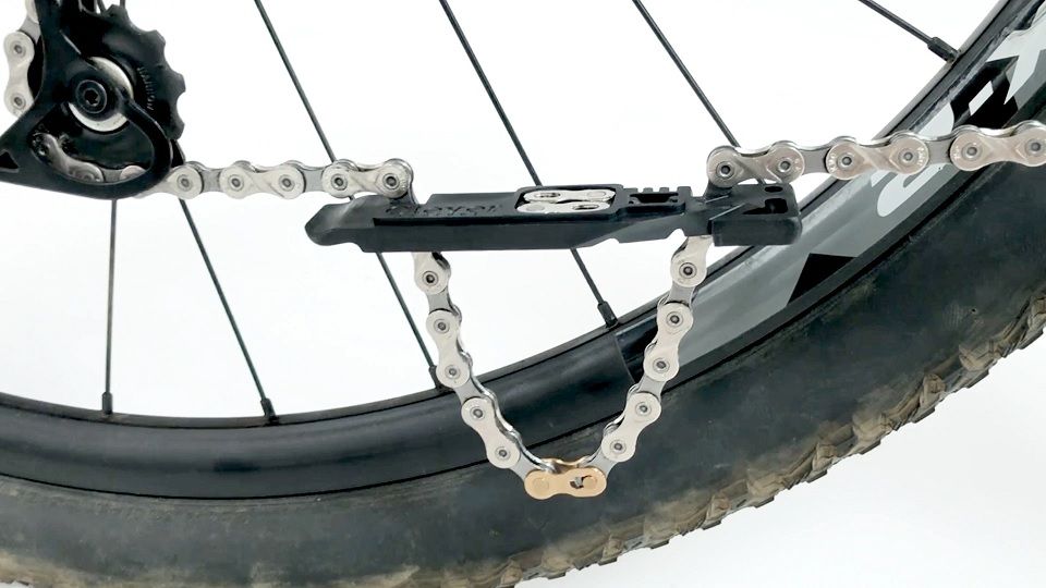 Flatout Multi-Function Chain Hook