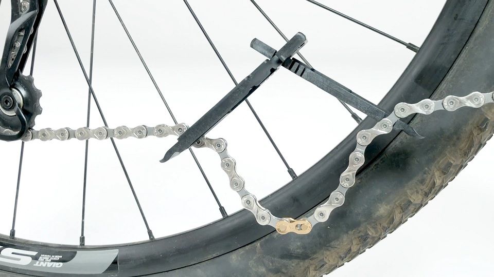 Flatout Multi-Function Chain Hook