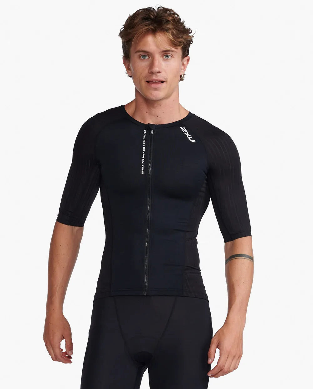 Aero Tri Sleeved Men’s Triathlon Top – 2XU premium cycling Tri Tops in India from Cobbled Climbs