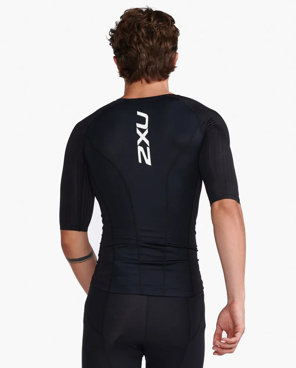 Aero Tri Sleeved Men’s Triathlon Top – 2XU premium cycling Tri Tops in India from Cobbled Climbs