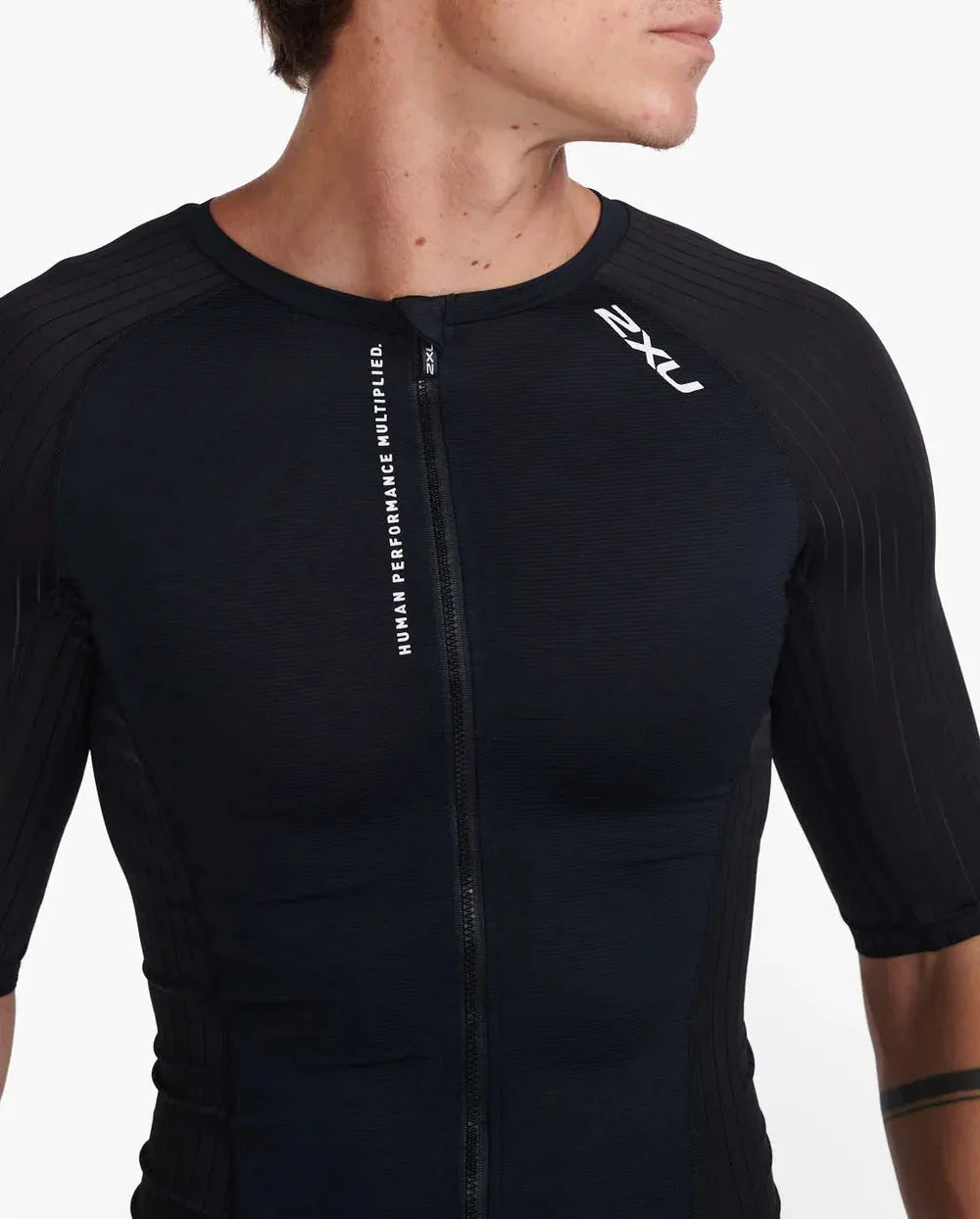 AERO SLEEVED TRI TOP - 2XU - Cobbled Climbs