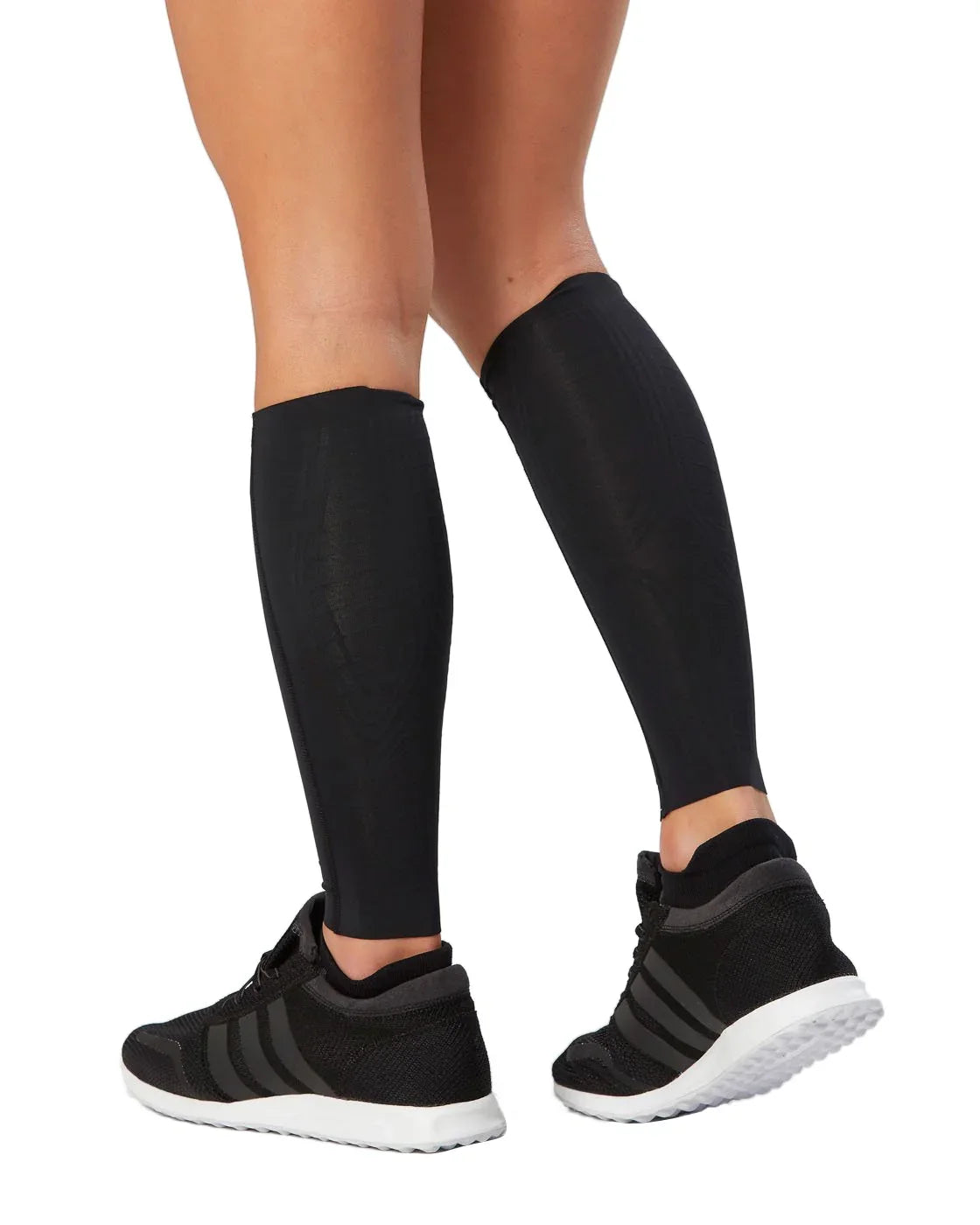 LIGHT SPEED COMPRESSION CALF GUARDS - 2XU - Cobbled Climbs