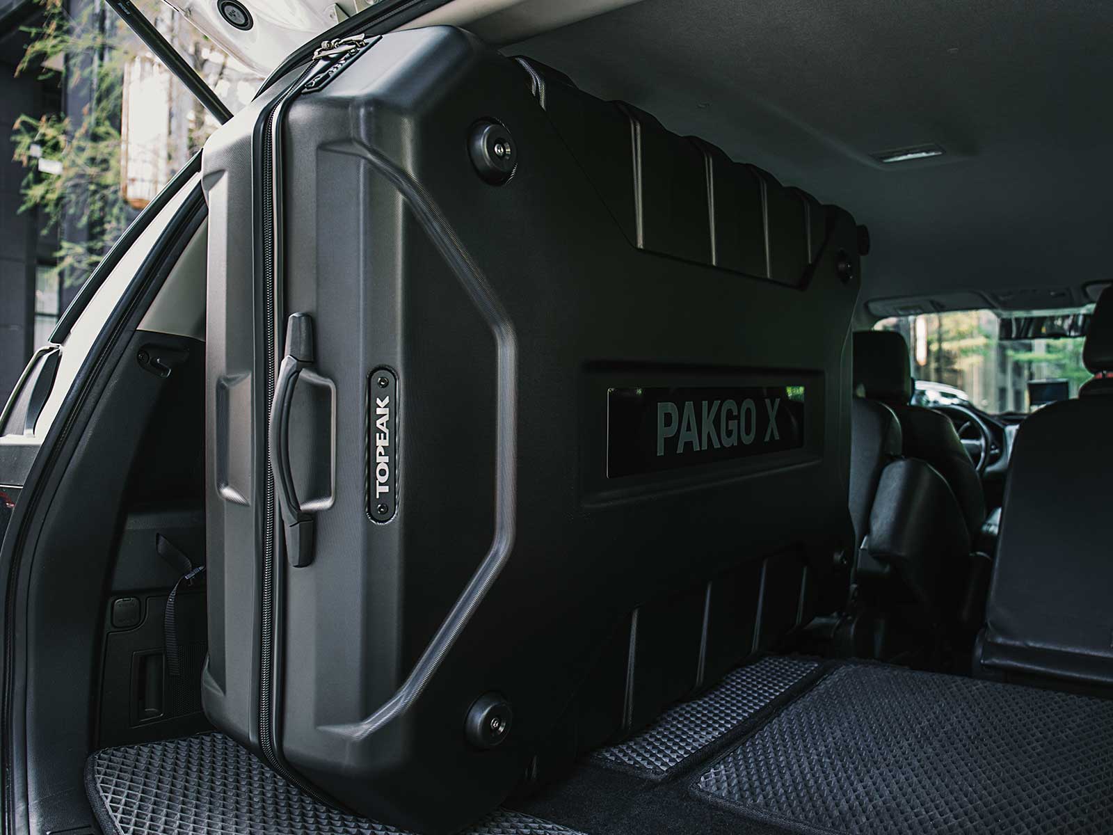 PAKGO X BIKE TRAVEL CASE – Topeak premium cycling Bike Bags in India from Cobbled Climbs
