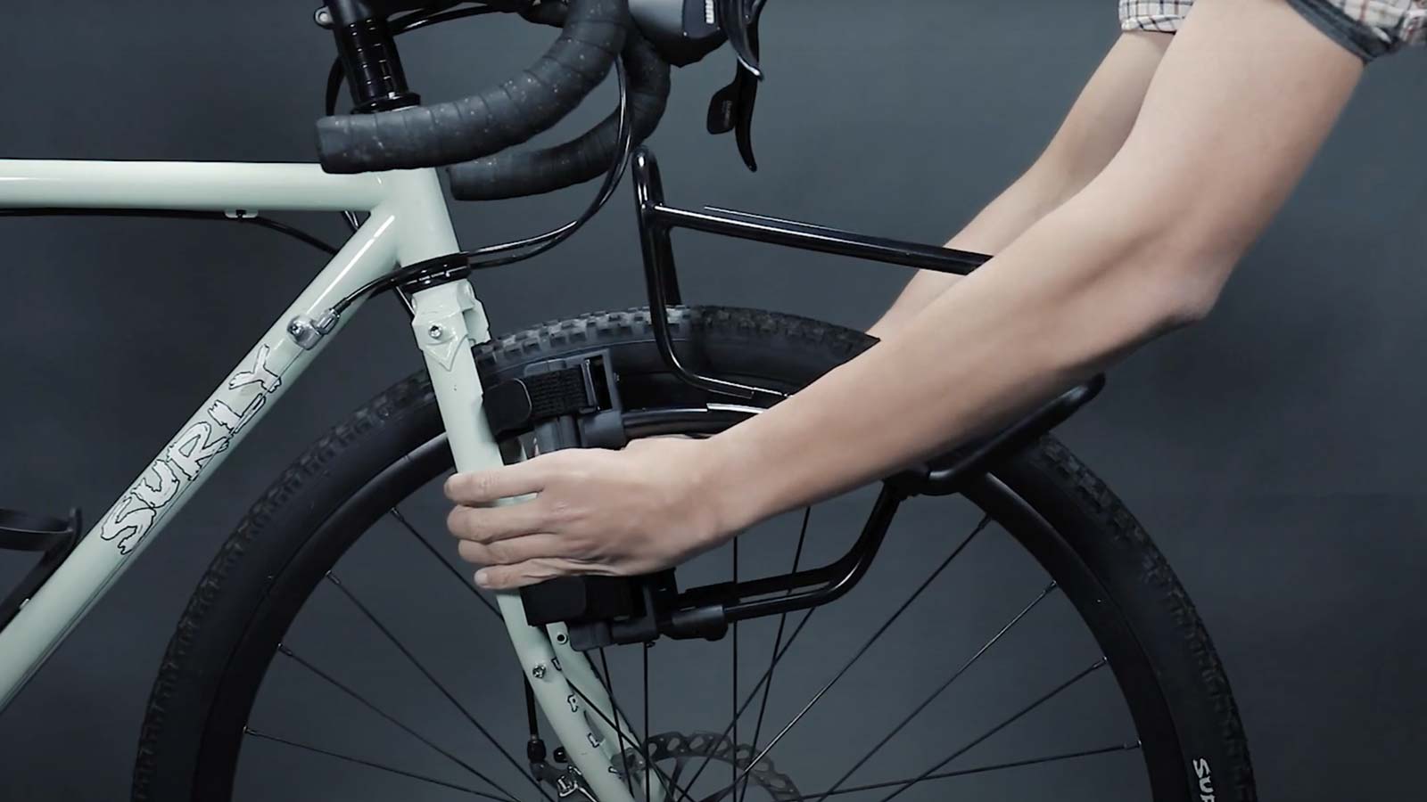 TETRARACK R1 FRONT PANNIER RACK – Topeak premium cycling Front Pannier Racks in India from Cobbled Climbs